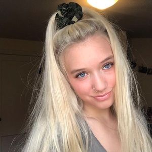 Meet your Posher, Brenna